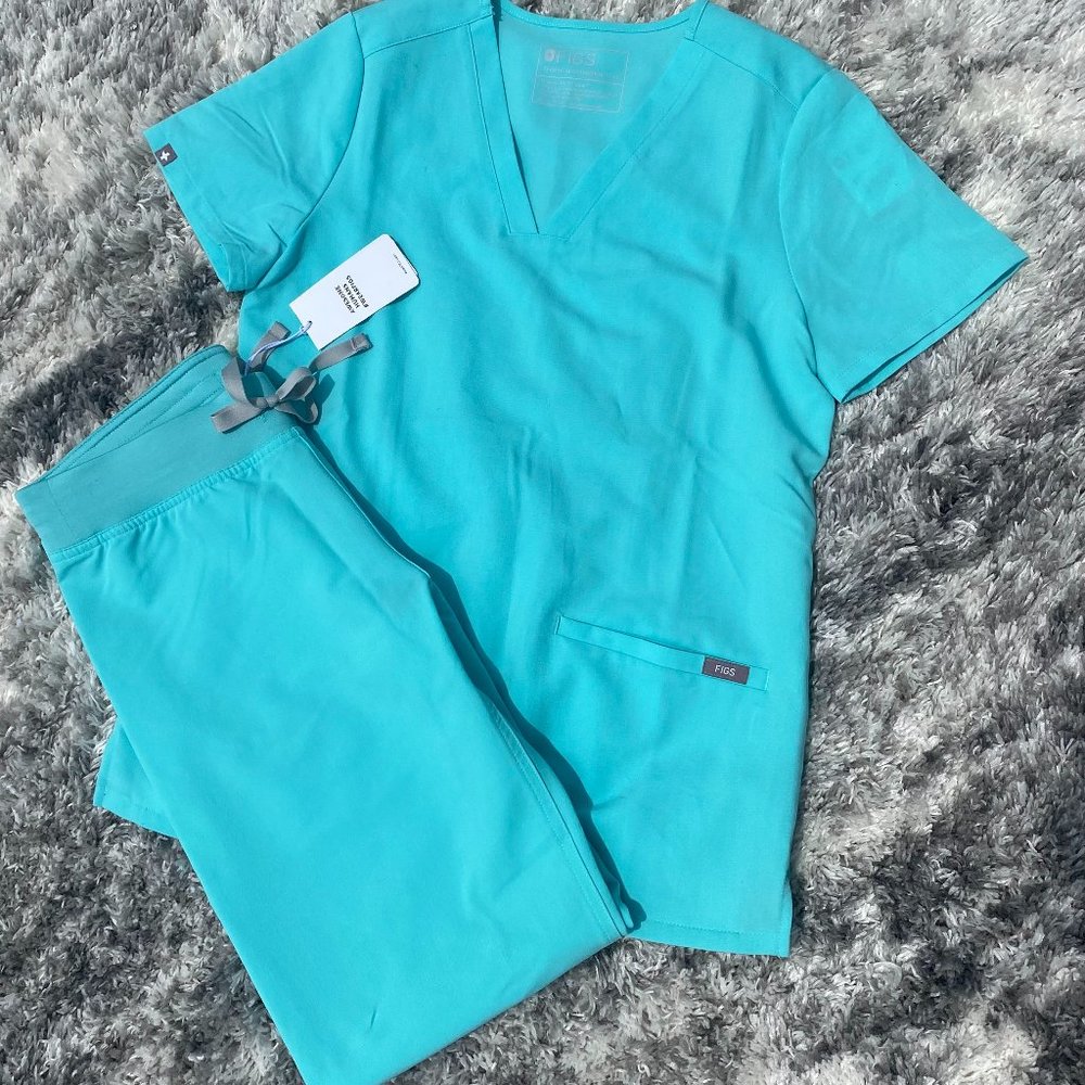 Figs Scrub Set in Aqua NWT